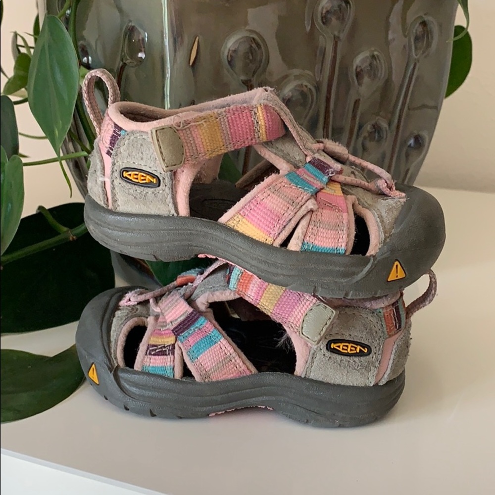 Toddler 5 girl Keen sandals